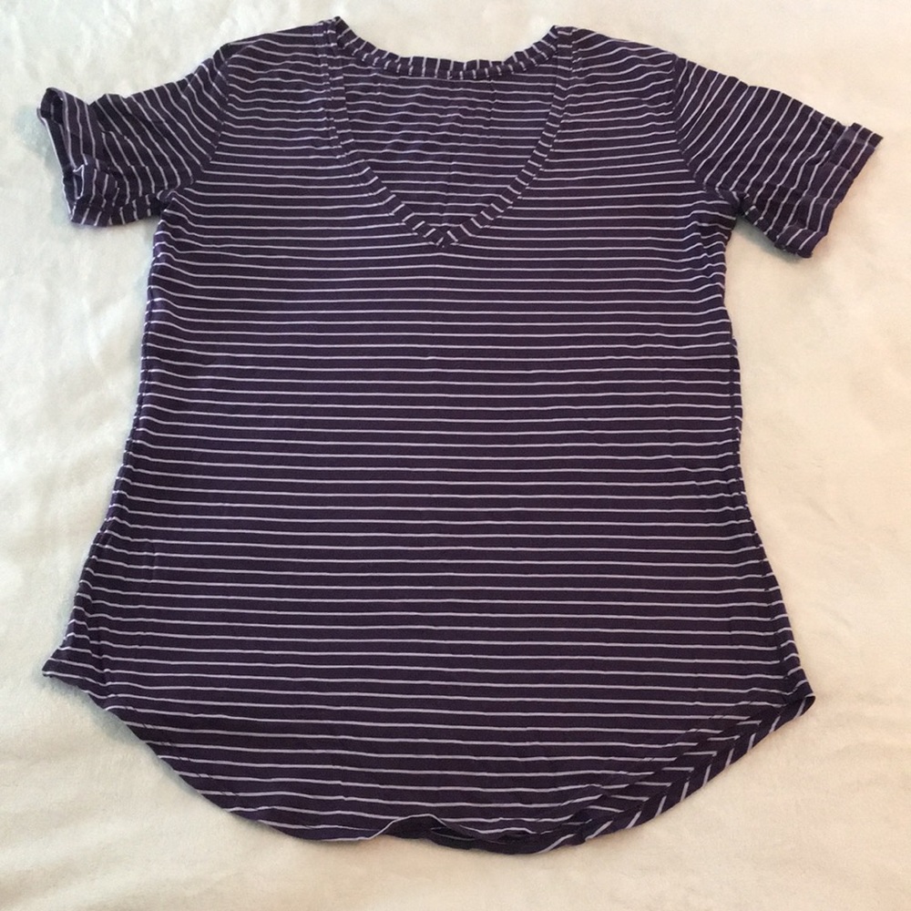 Lululemon Love Tee V in EUC